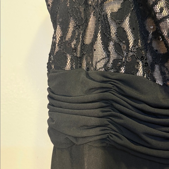 DressBarn Collection Elegant Black Lace Evening Dress - Picture 7 of 14